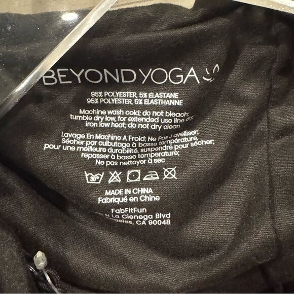 Beyond Yoga Pocket Infinity Scarf - Picture 6 of 10